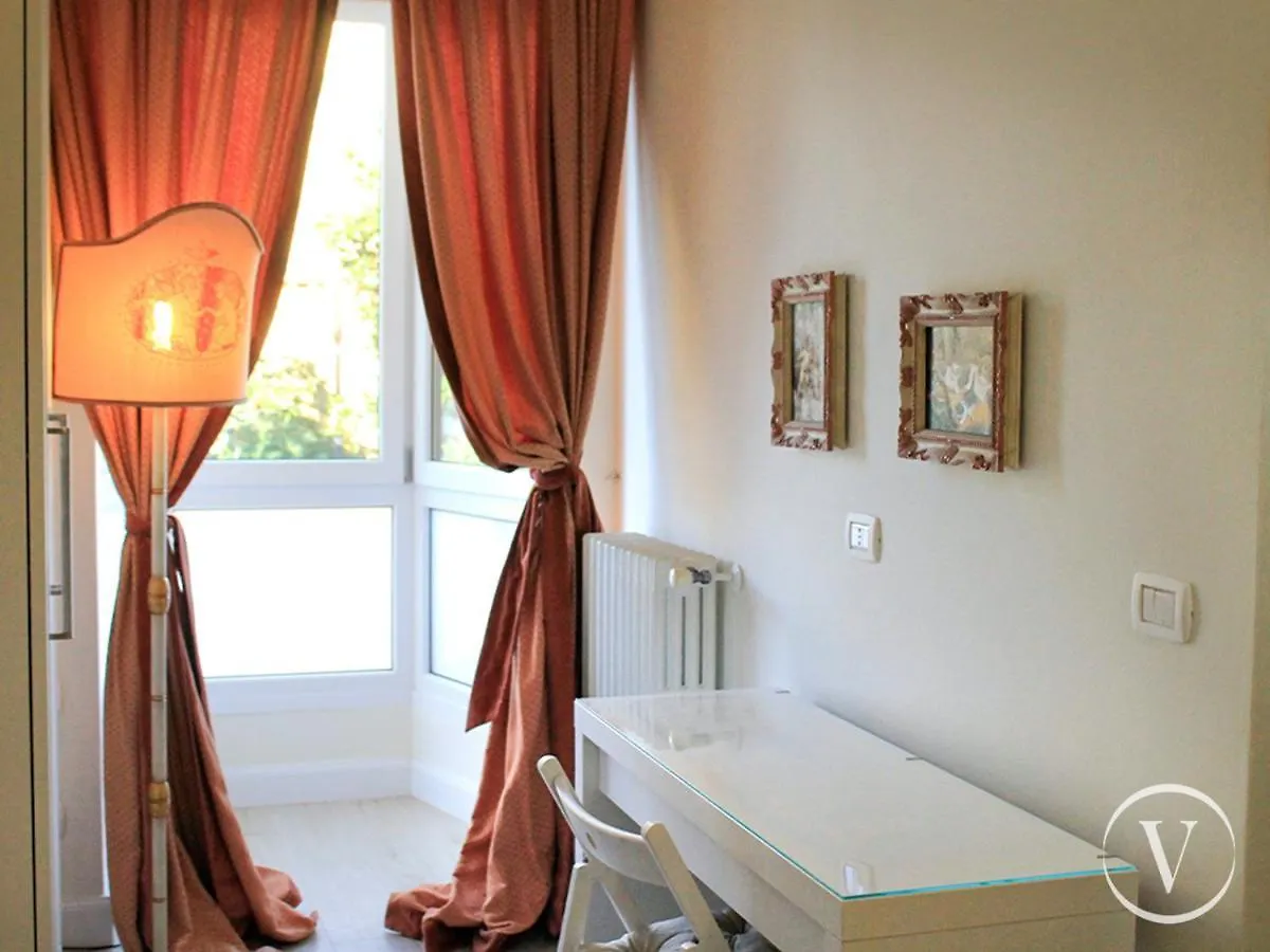 Elegante E Panoramico Appartamento 몬테카티니테르메 이탈리아